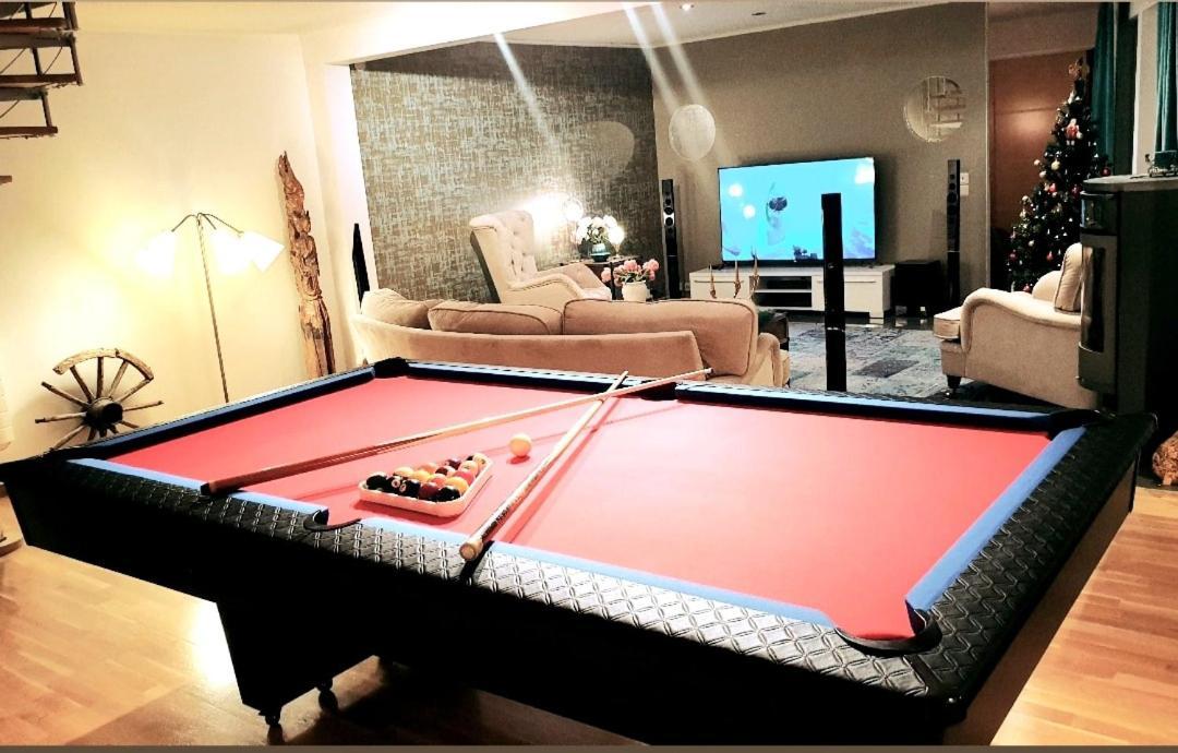 Villa Modern Townhouse In With Swimming Pool *